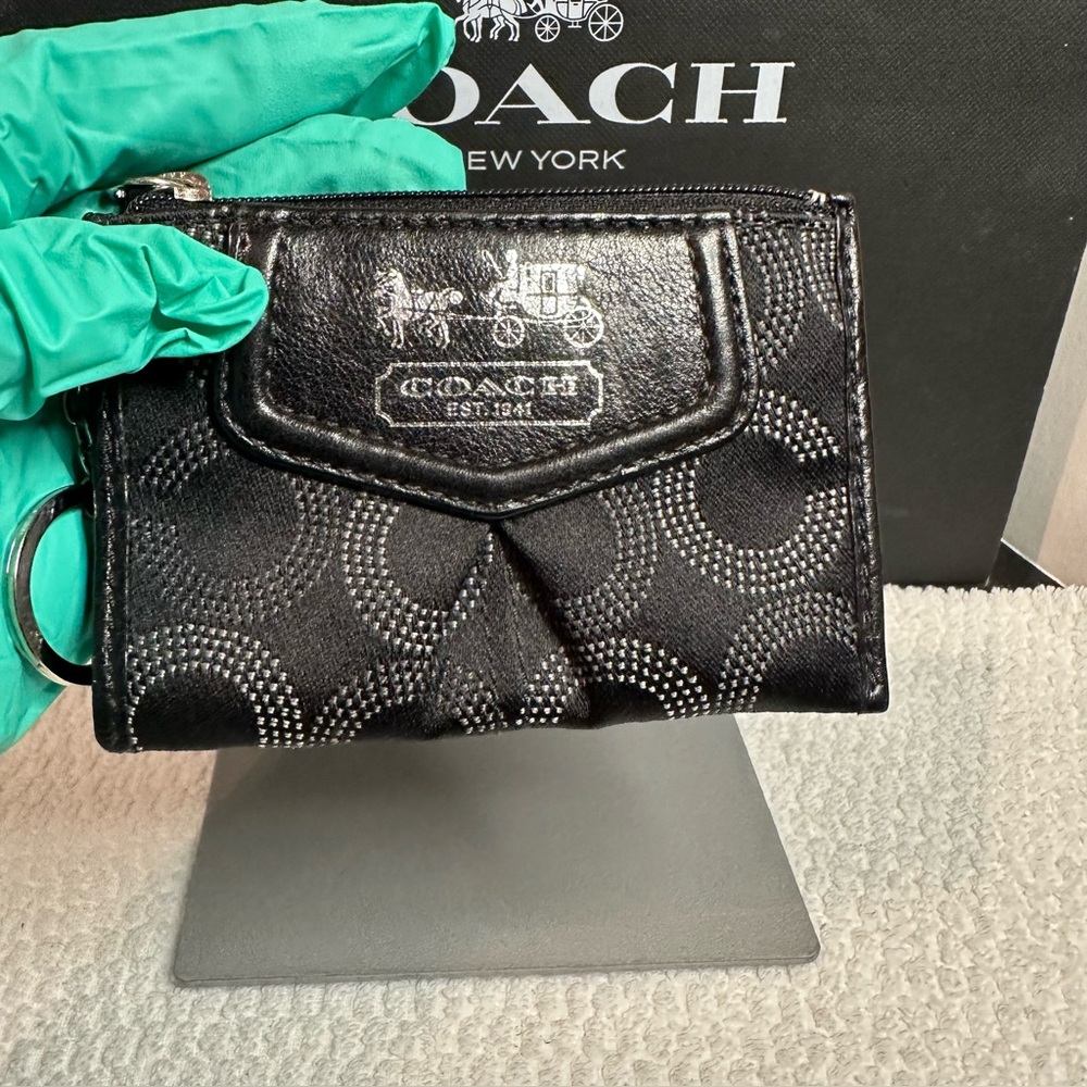 Coach Black and Silver Patterned cardcase/keychain - Picture 1 of 6
